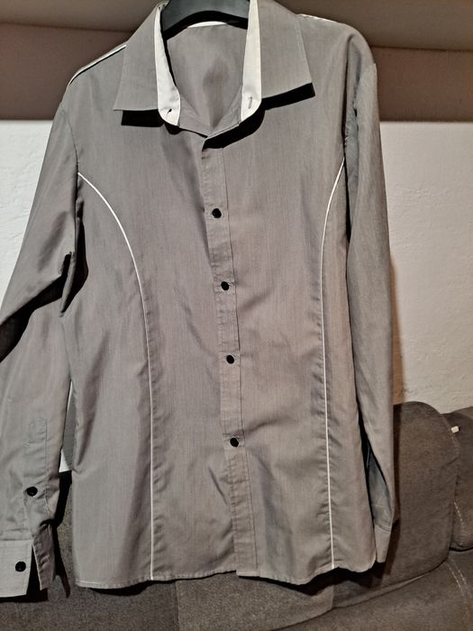 Koszula wizytowa  marki  VSKA TANIO!