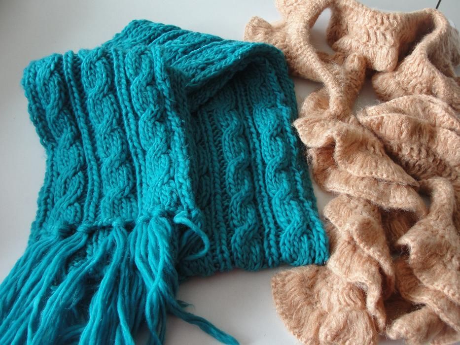 Cachecóis em lã Azul e Camel