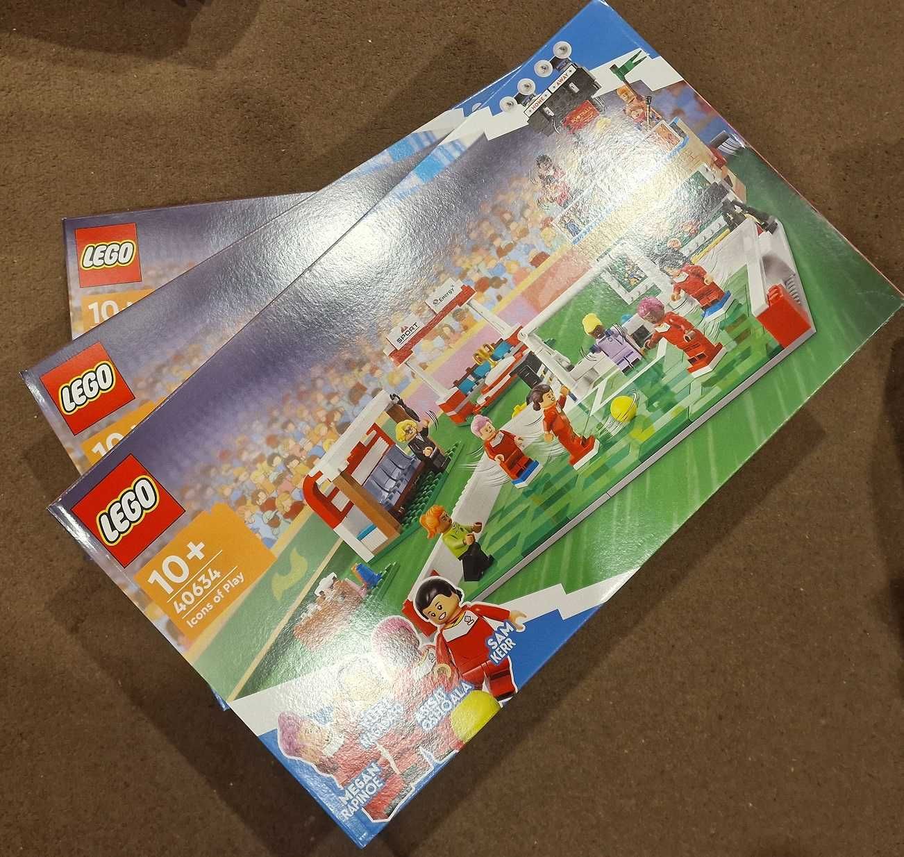 40634 LEGO - Ikony zabawy - boisko piłkarskie, piłkarze, var, trybuny