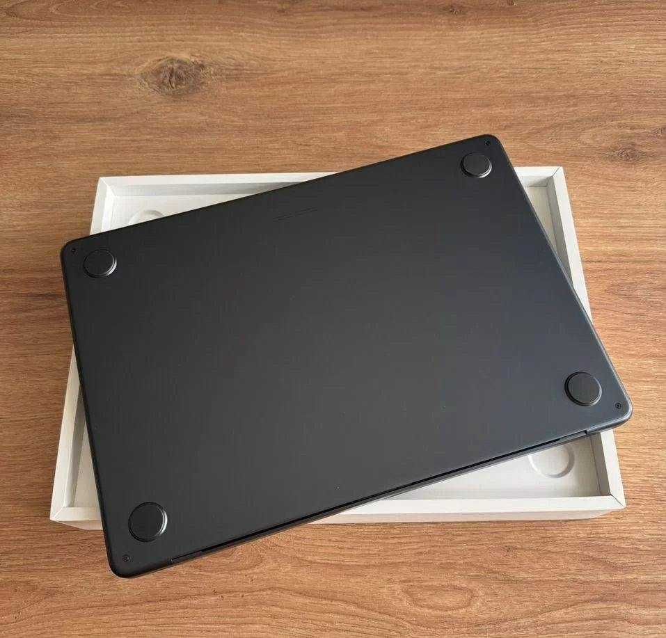 Новый MacBook Air 13 M4 16/256GB 5 циклов Midnight