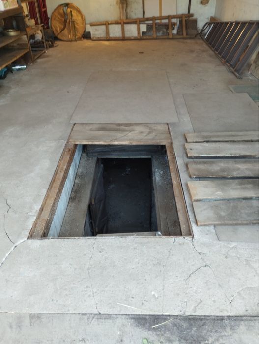 Продам цегляний гараж