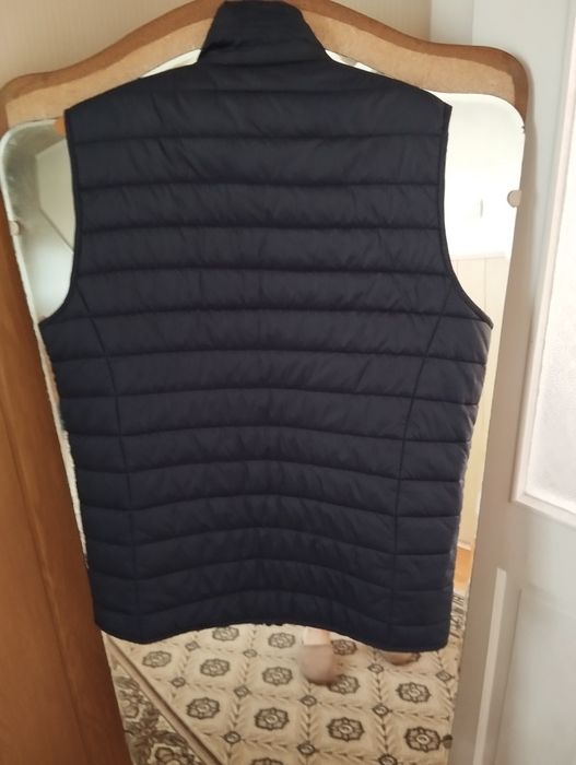 Безрукавка чоловіча