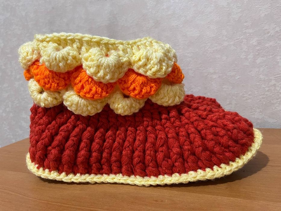 Вязаные комнатные тапочки