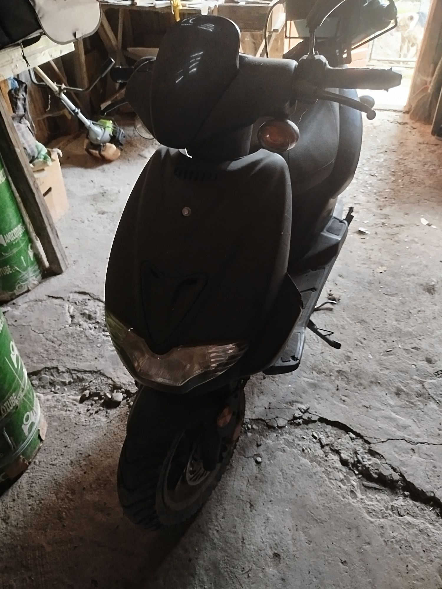 Продам скутор 50к.