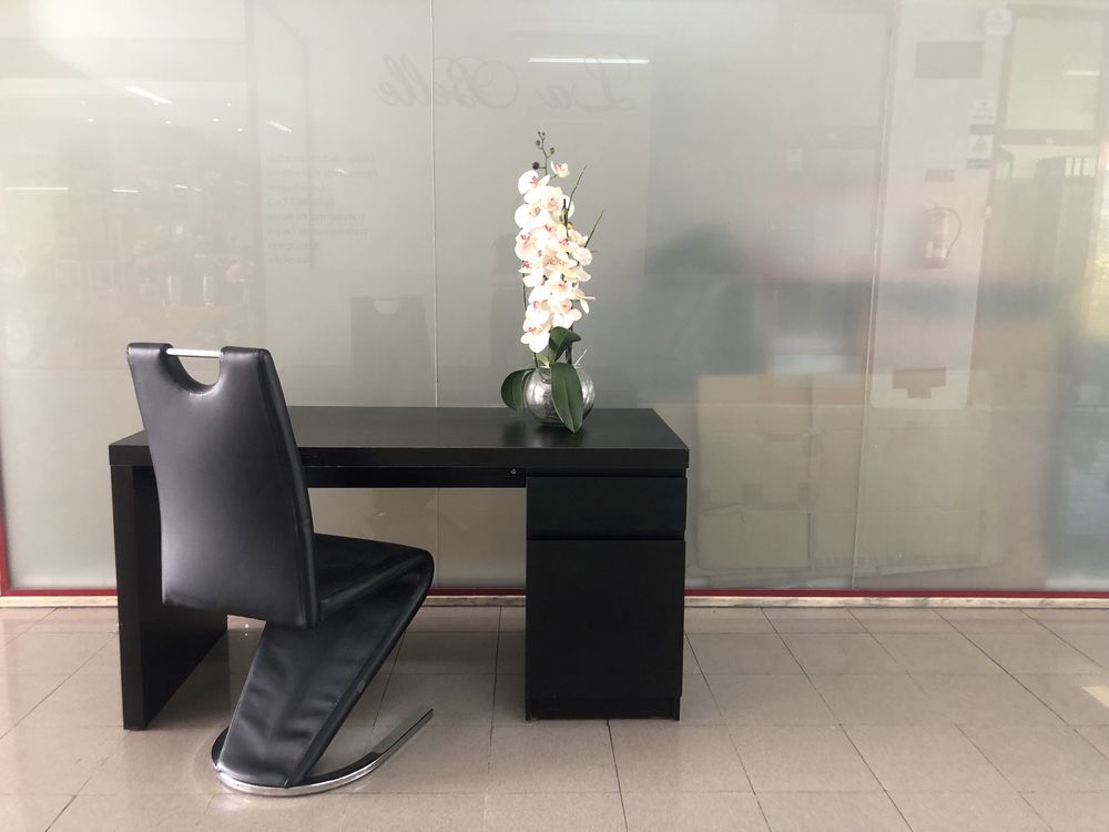 Secretária IKEA + oferta de cadeira