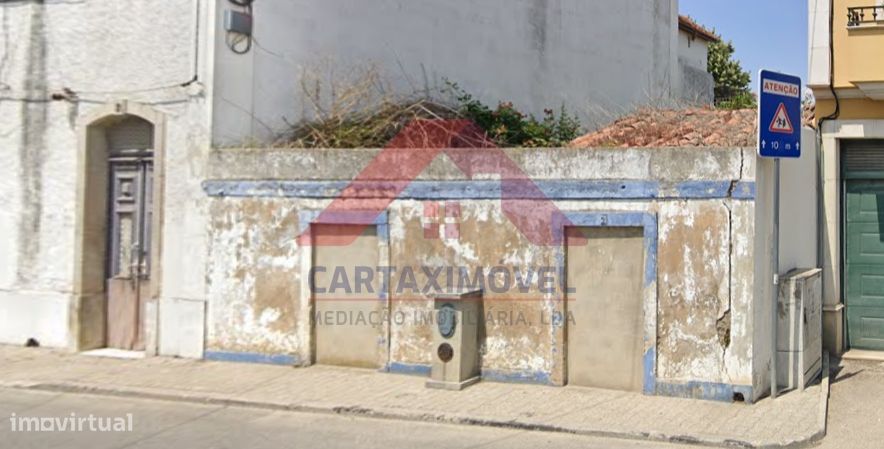 Loja T0 Venda em Vale de Santarém,Santarém