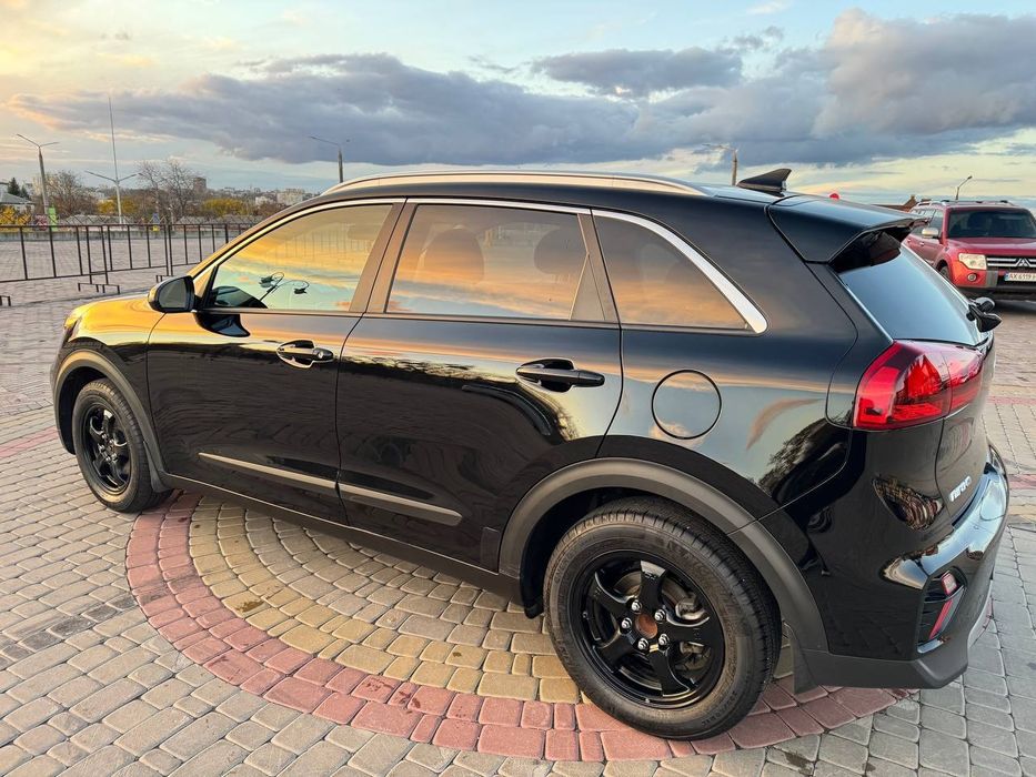 Продам KIA NIRO в гарному стані