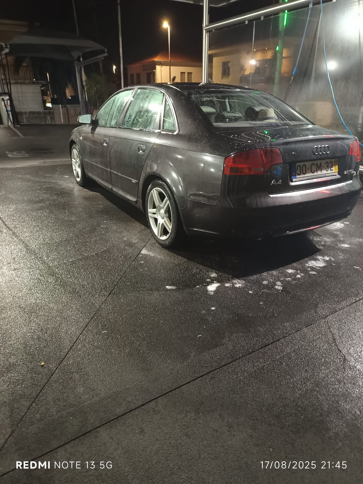 Audi A4 S-line TDI 2.0 170 CV carro impecável para os anos pode trazer