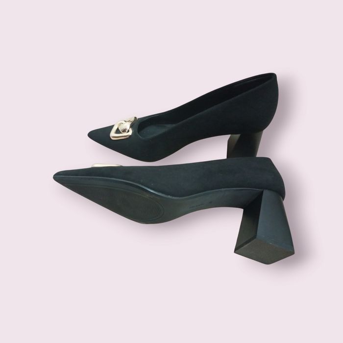 Sapatos de Salto Alto em Camurça – Novos e Super Elegantes (T39)