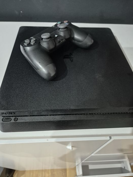 Konsola do gier" PS4"