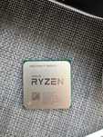 Продаю AMD Ryzen 7 5800X3D, працював ідеально є гарантія 3 роки