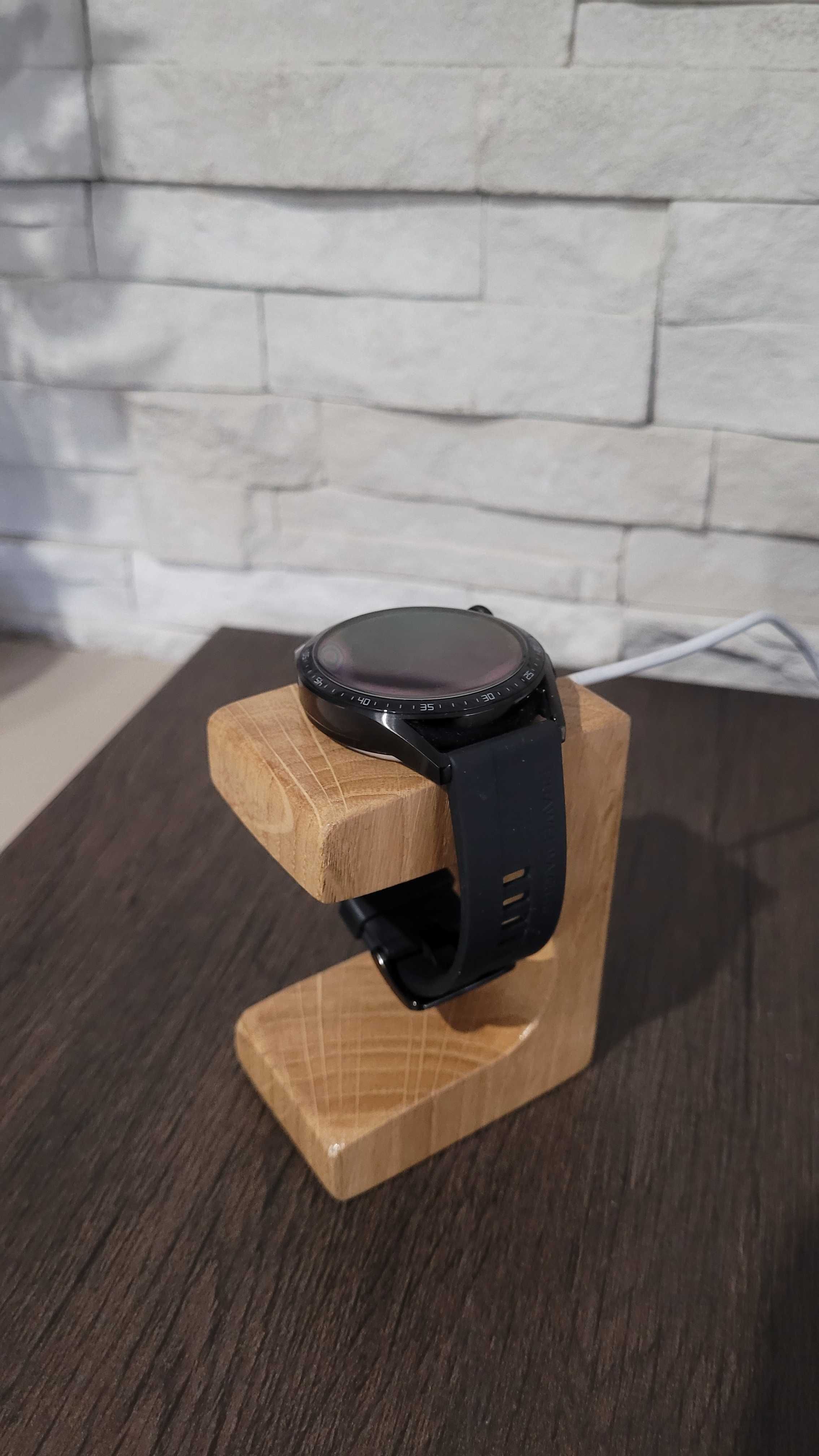Dębowy stojak, podstawa do ładowania zegarka Huawei Watch gt 3, 4, 5.