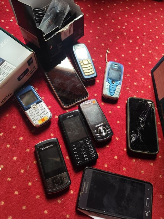 Telefon/telefony/stare