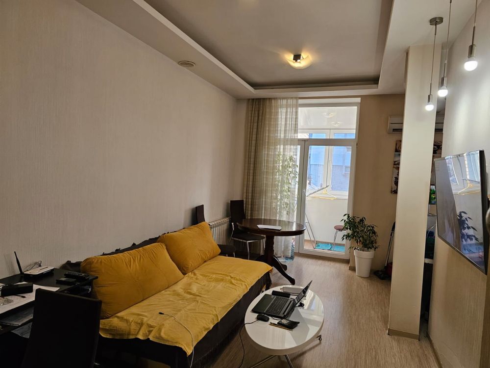 Продам 2х комн квартира Центр(ул. Гоголя 2), сталинка с ремонтом.