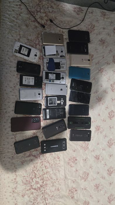 Продам телефони на запчастини