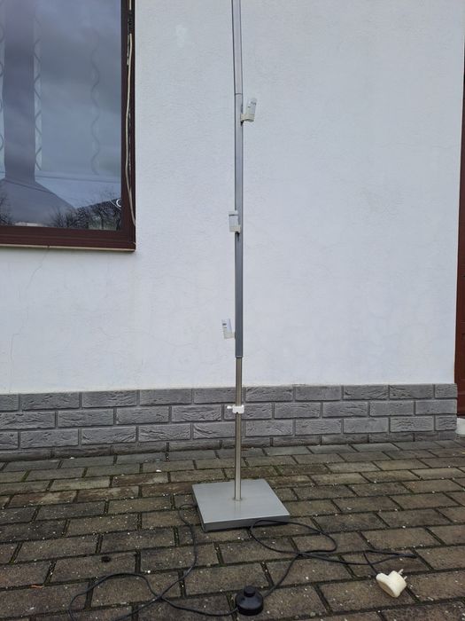 Srebrna lampa stojąca podłogowa 3 żarówki