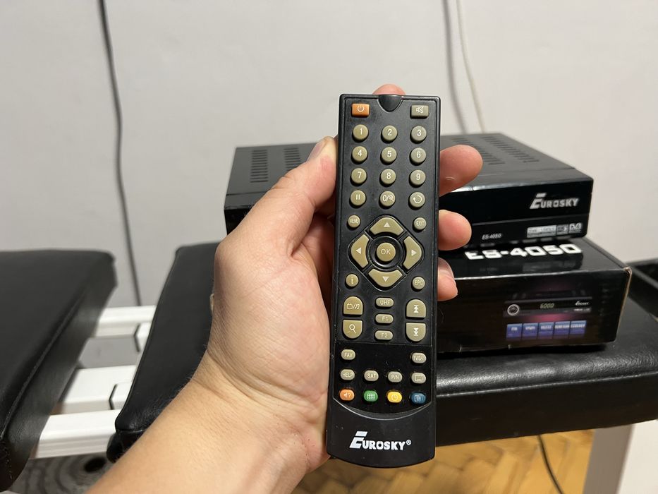 Супутникова приставка Eurosky ES-4050