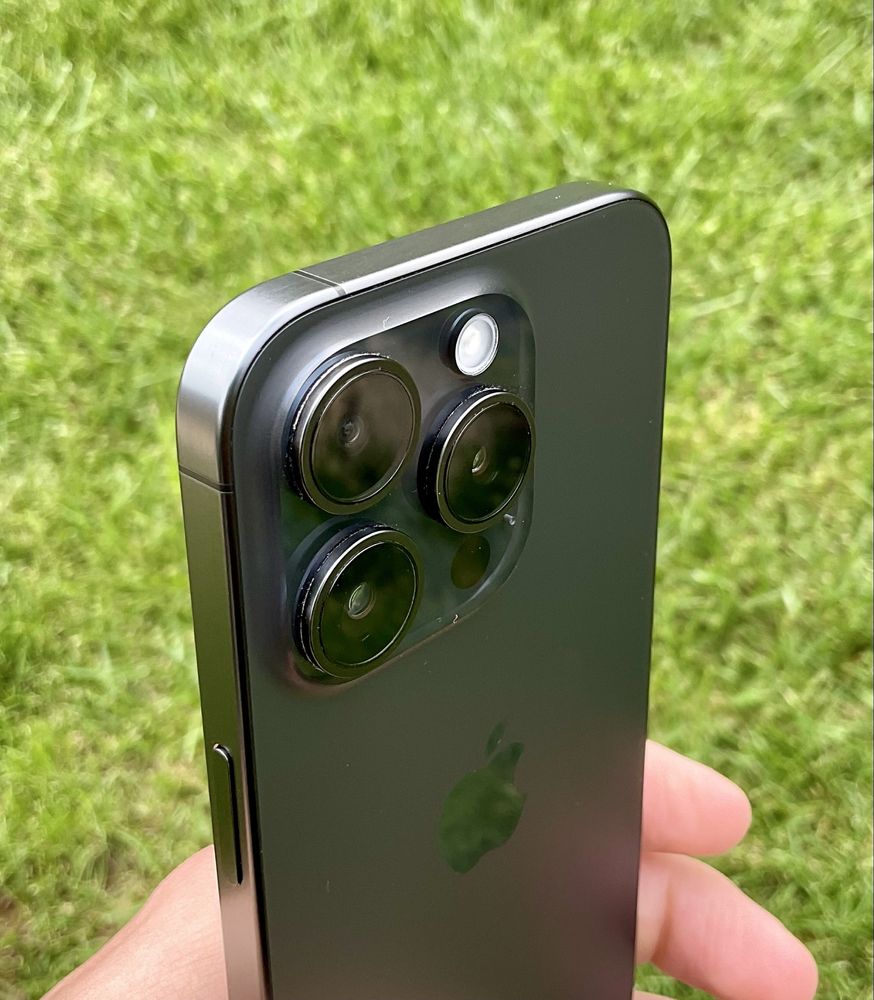 iPhone 15 Pro 128GB Titânio Preto - COMO NOVO