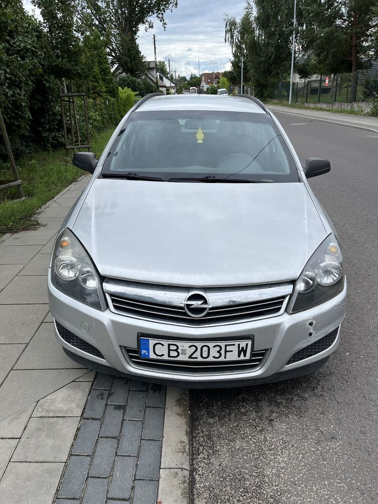 Opel Astra H kombi 1.4 LPG 2009 klima alufelgi
