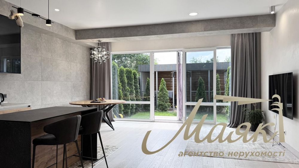 Таунхаус в центре города с паркоместами!