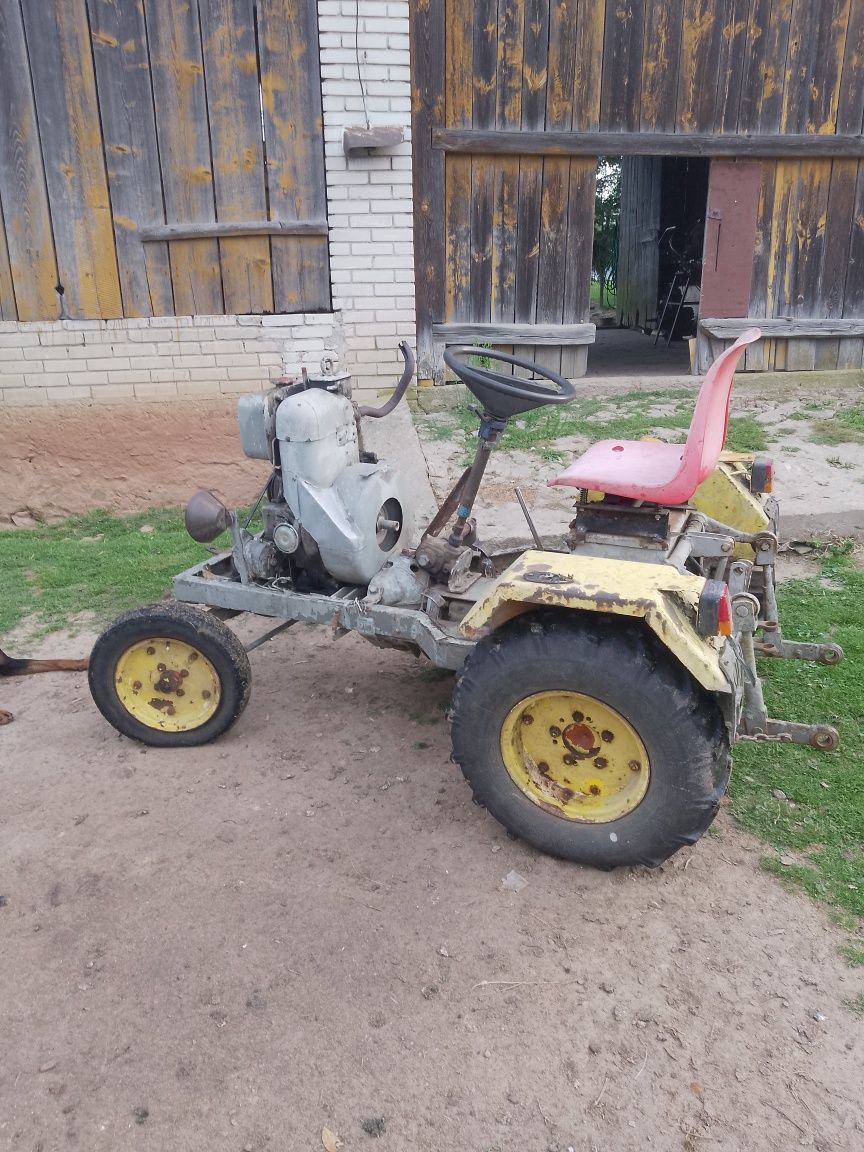 Traktor es 7, sam, esiok,