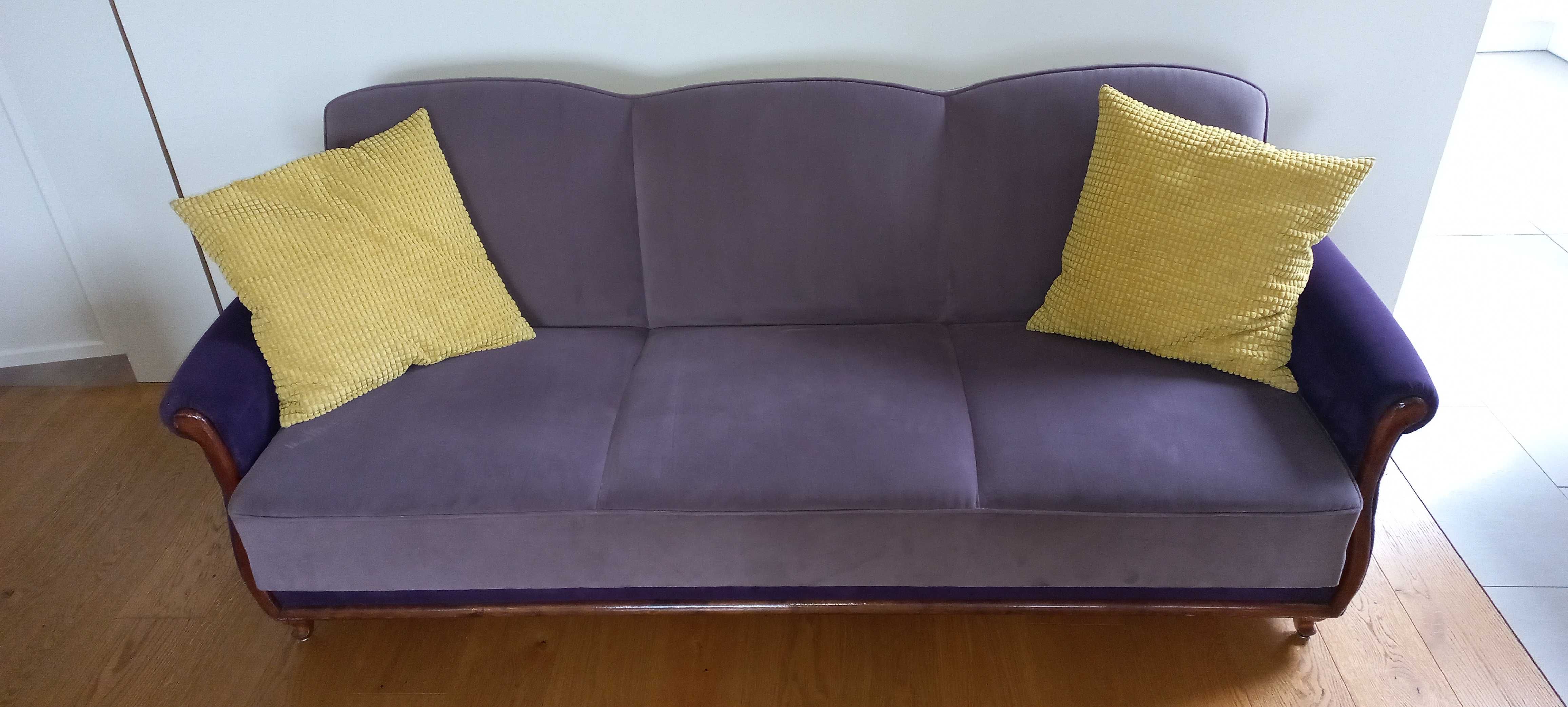 Kanapa sofa wersalka Lirka po renowacji -  nowe obicie