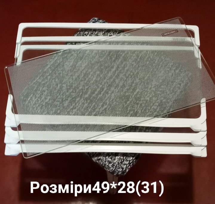 Полиця скляна в пластиковому профілі для холодильника