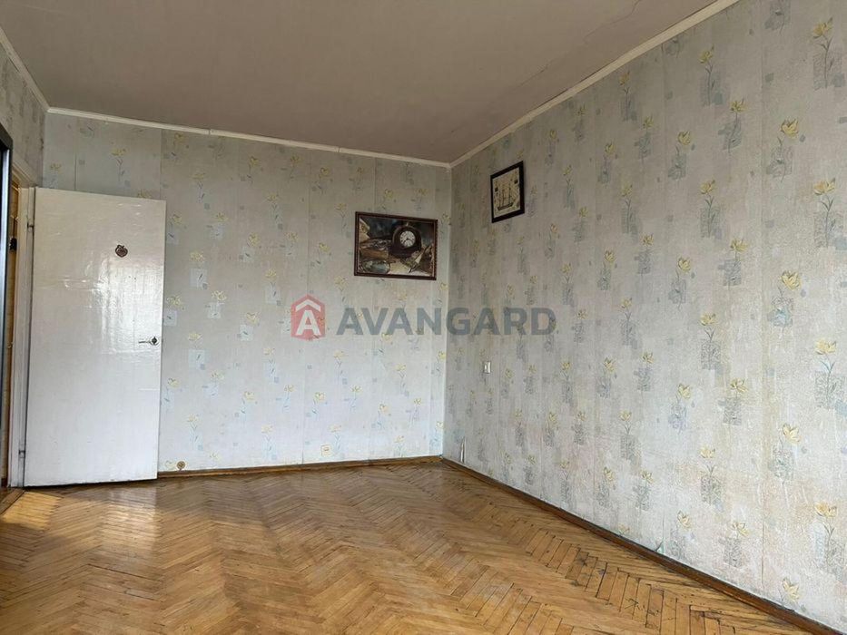 Продається 2 кімнатна квартира вул Жилянська 72