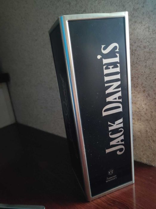 puszka opakowanie metalowe zamykane pudełko Jack Daniels Whiskey