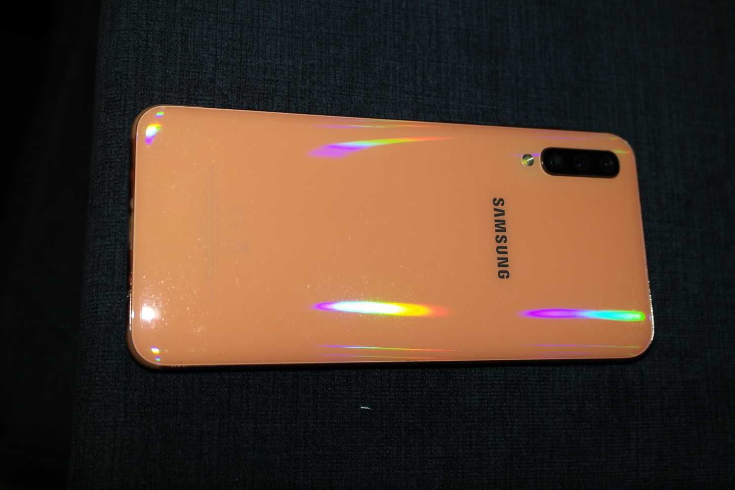 Smartfon Samsung Galaxy A50 pastelowy koral