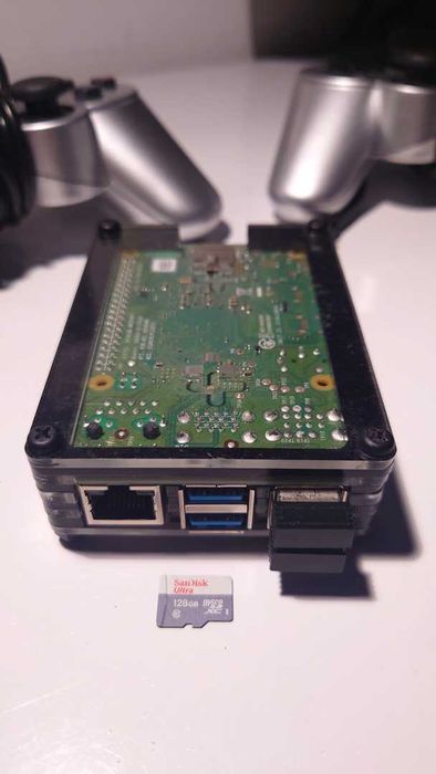 Duży zestaw Raspberry Pi 4B gotowy do zabawy z systemem Batocera