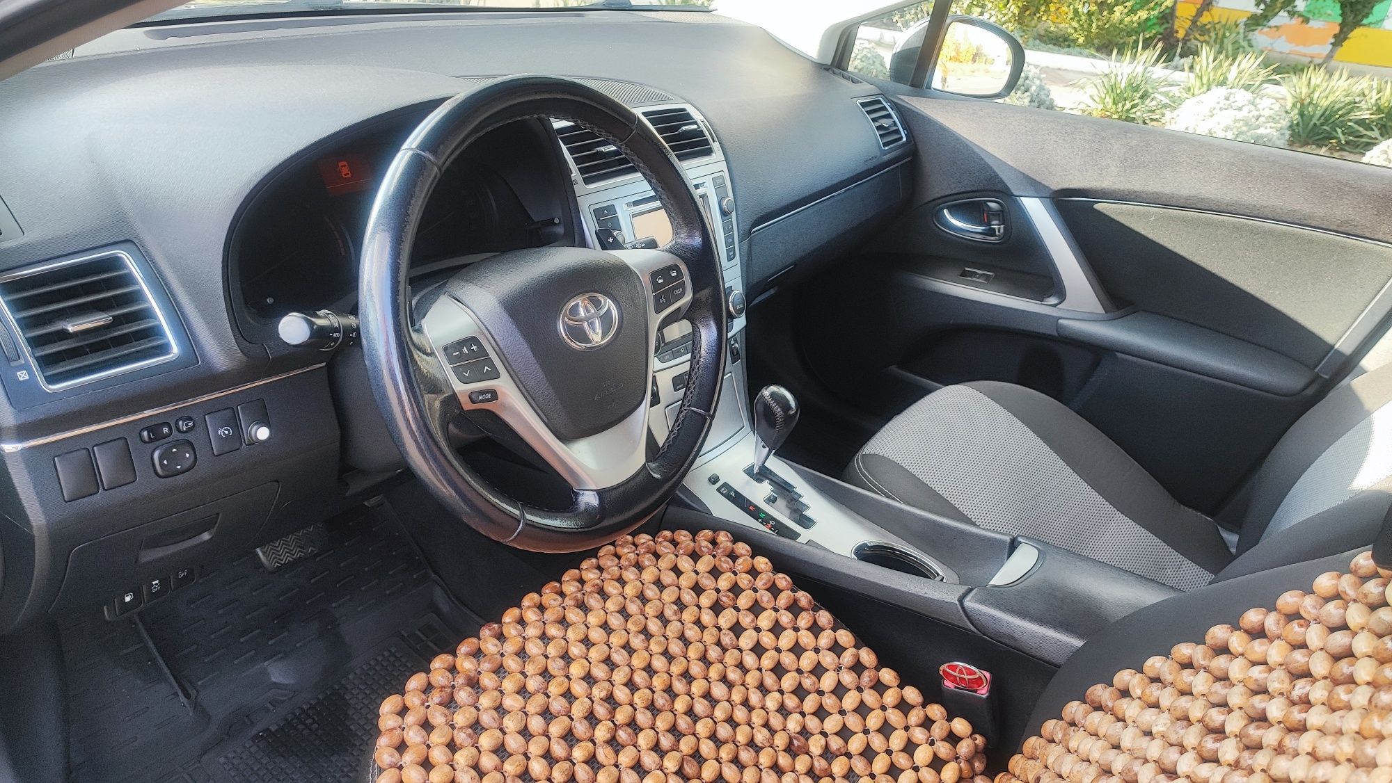 Toyota Avensis 2012