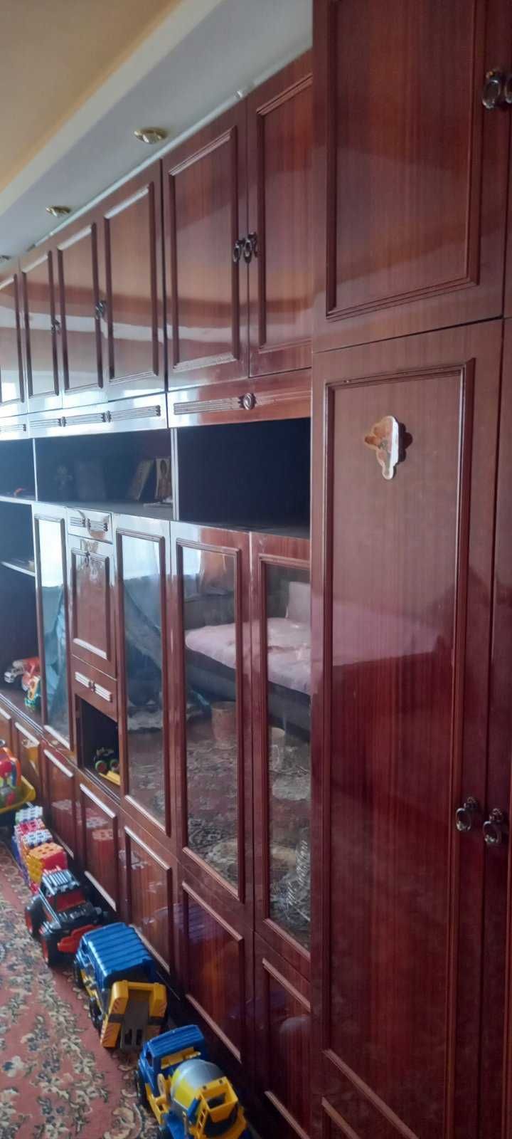 Злають 2 кімнати  в центральномy  районі  з 26  09 для дівчат