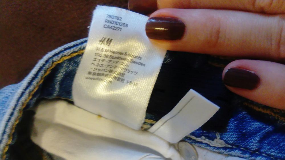 Mega modne spodnie z H&M z "dziurą"w kolanie + koszula gratis!