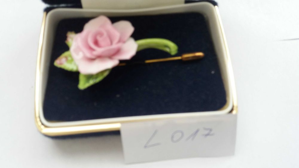 L L017, broszka wpinka porcelana róża art deco vintage starocie