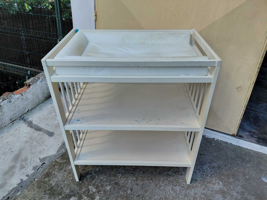 Móvel Muda de Fraldas com 3 Pisos