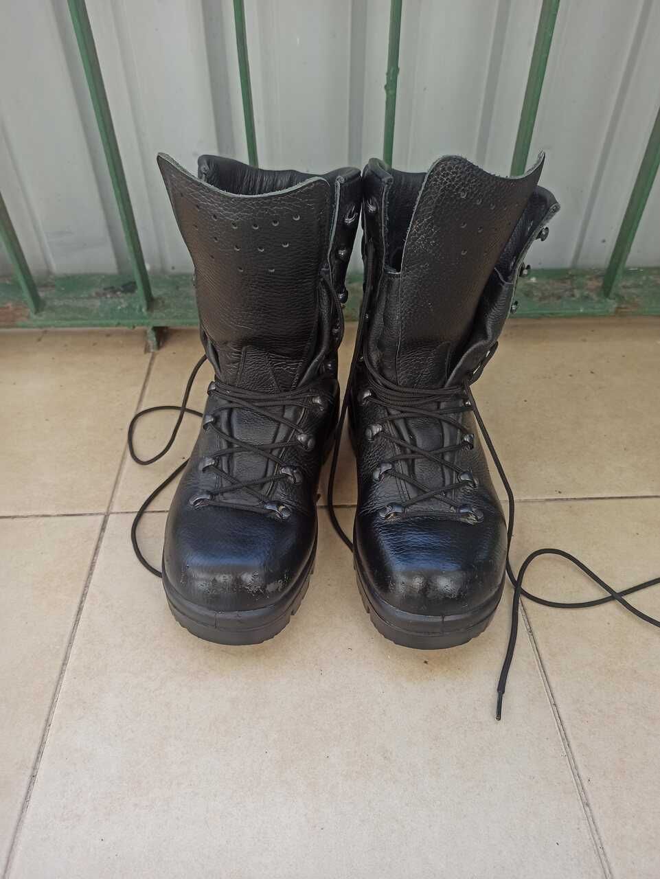 Buty trzewiki wojskowe zimowe skóra 933 MON rozm 24,5