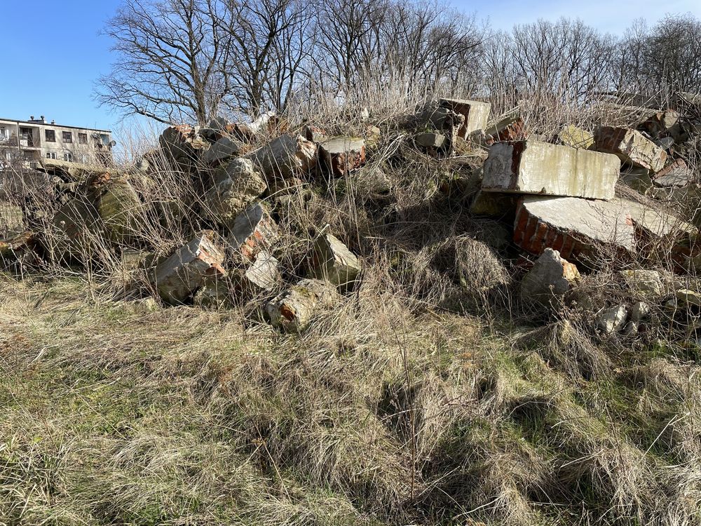 Gruz z rozbiorki przybudówek