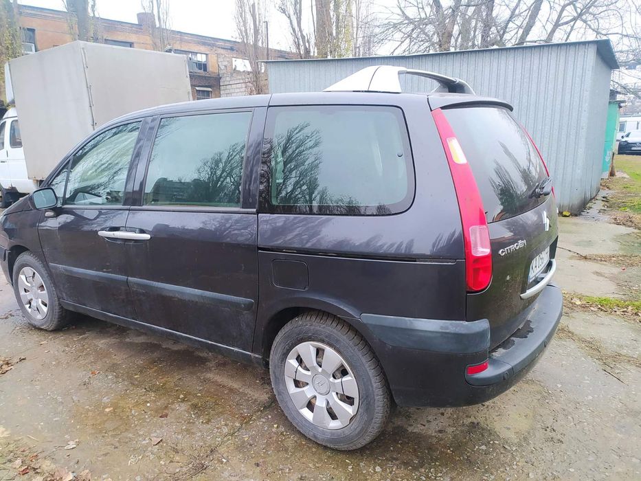 Ситроен с8 , требует ремонта