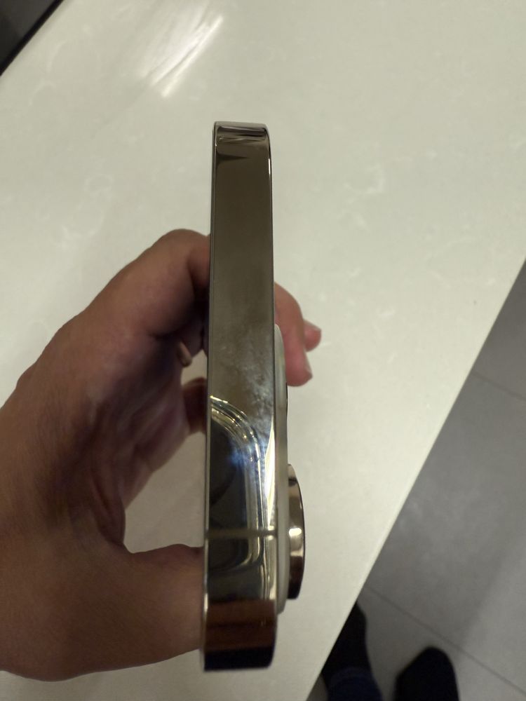 iPhone 14 Pro Gold - 128 GB - irrepreensivel