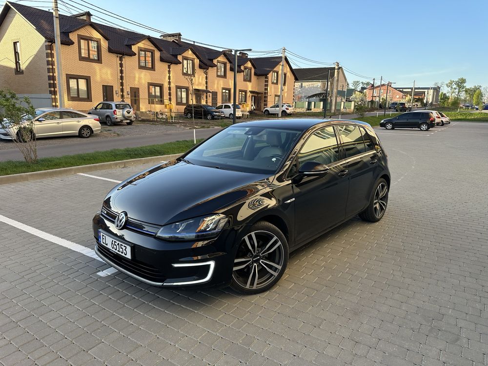 Volkswagen e-Golf 24.2kw 2015 рік Рідна Фарба