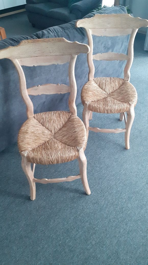 Krzesła drewniane rattanowe