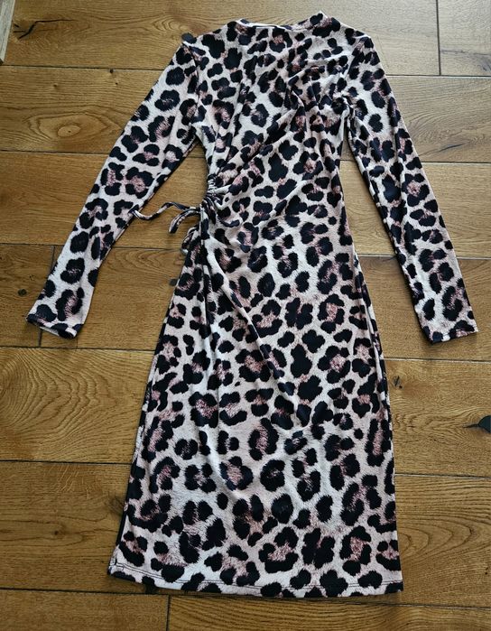 OBNIŻKA - Sukienka midi prążkowana w panterkę rozmiar uniwersalny