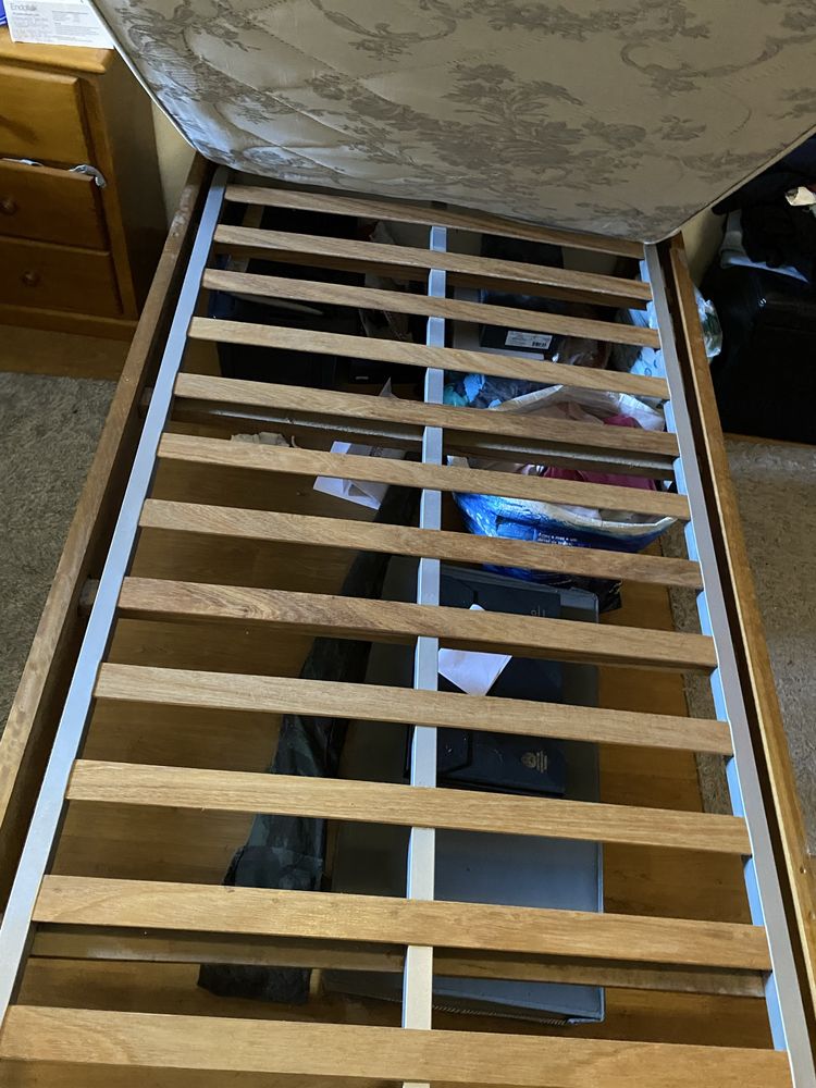 Cama de solteiro com colchão