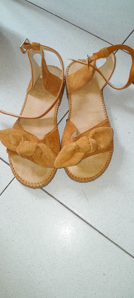 Roupa,vestidos, blusas,sapatos