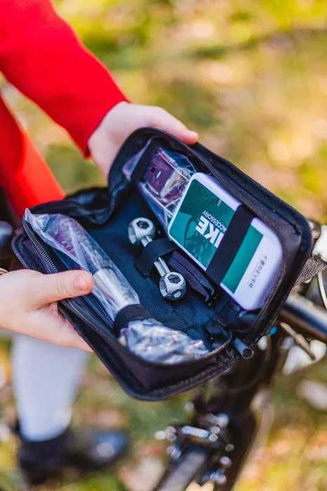 ZESTAW NAPRAWCZY DO ROWERU AŻ 22w1 Wielofunkcyjny Łatki Pompka Imbus