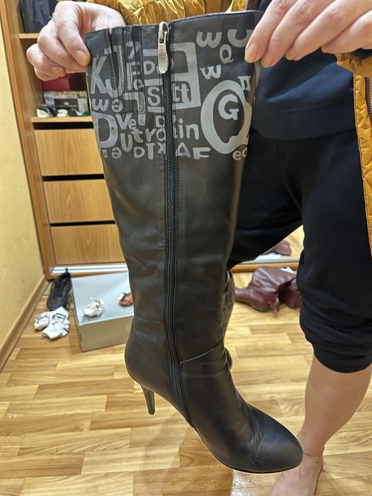 Продам кожаные сапоги