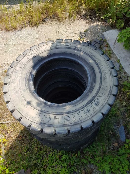 Opony do maszyn budowlanych MICHELIN 12R24 XZM
