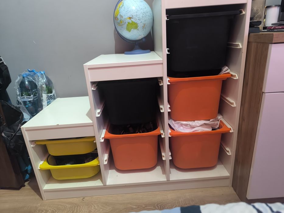 Regał TROFAST + 7 pojemników