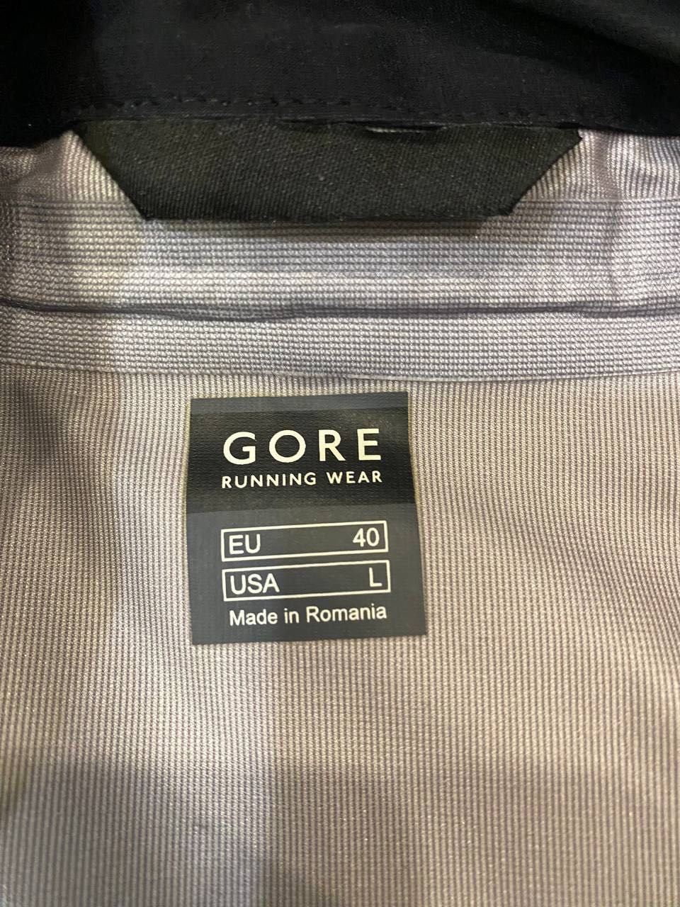 штормова куртка Gore Running Wear GORE -TEX
р жін M-L